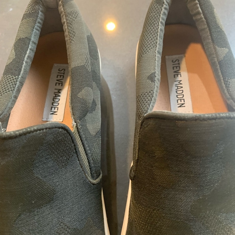 Shoes - Picture 3 of 5